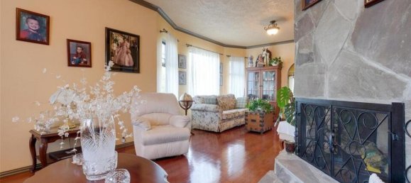 4 bedrooms House in British Columbia, Canada No. 1211 6