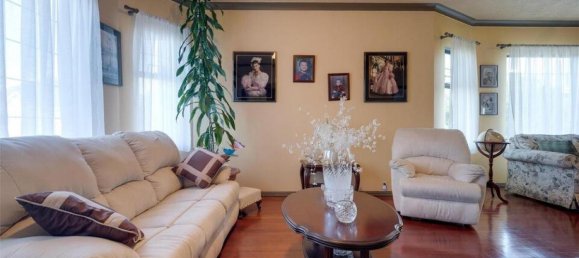 4 bedrooms House in British Columbia, Canada No. 1211 5