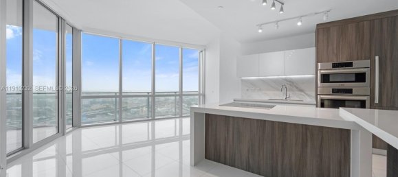 1 chambre propriété commerciale à vendre à Miami, Miami-Dade, Florida, USA № 614802 2