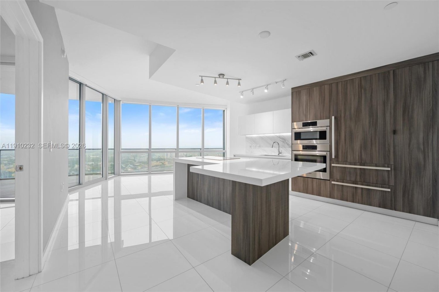 1 chambre propriété commerciale à vendre à Miami, Miami-Dade, Florida, USA № 614802