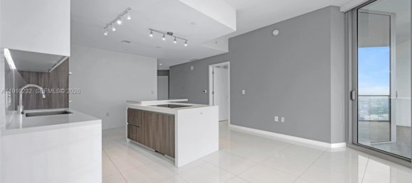 1 chambre propriété commerciale à vendre à Miami, Miami-Dade, Florida, USA № 614802 9