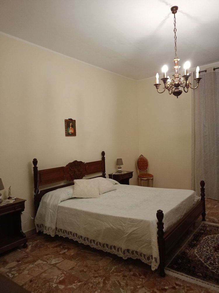 4غرفة شقة في Piacenza, Italy رقم 284372