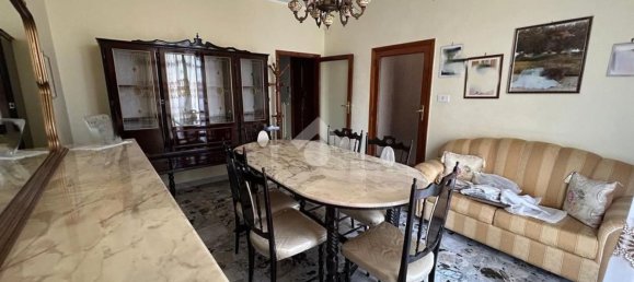 3-salle Appartement à Barletta, Italy No. 82898 6