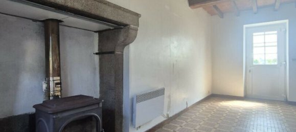 3 bedrooms House in Mayenne, France No. 357638 8