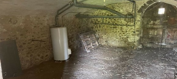 3 bedrooms House in Mayenne, France No. 357638 3