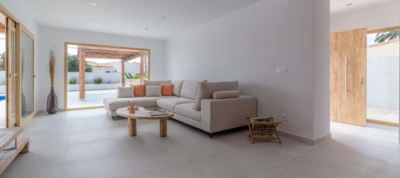 4 bedrooms Villa in Torrevieja, Spain No. 183674 3