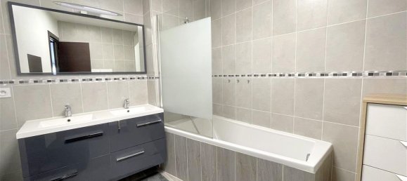 Casa de 6 dormitorios en Pontault-Combault, France No. 187670 8