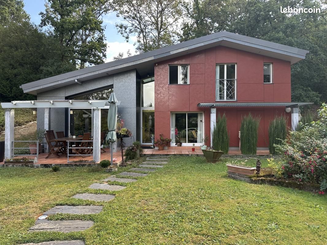 3 bedrooms House in Calvados, France No. 358844