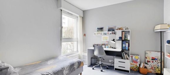 4 bedrooms Apartment in Paris, France No. 299092 8