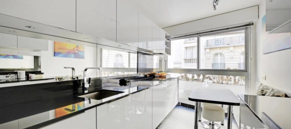 4 bedrooms Apartment in Paris, France No. 299092 3