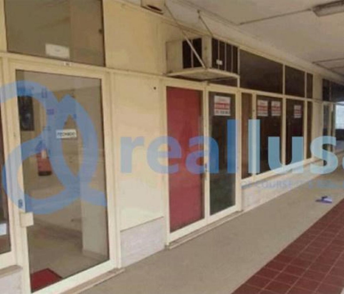 35m² Shop in Braga, Portugal No. 8072