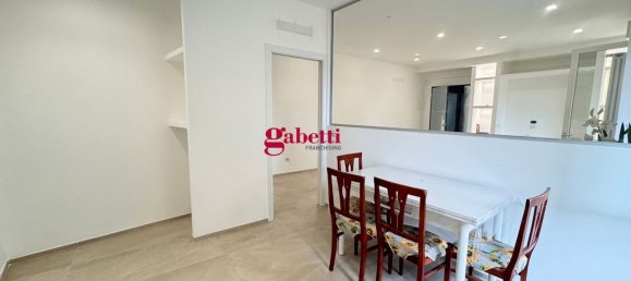 Apartamento de 2 habitaciónes en Rimini, Italy No. 298984 4
