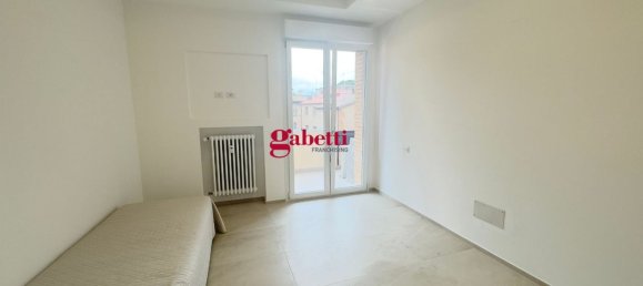 Apartamento de 2 habitaciónes en Rimini, Italy No. 298984 11