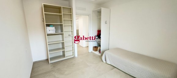 Apartamento de 2 habitaciónes en Rimini, Italy No. 298984 14