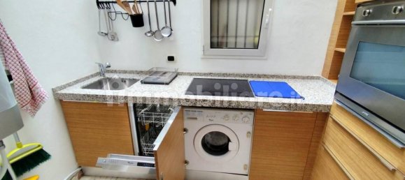 1 room Commercial property in Padua, Italy No. 364015 2