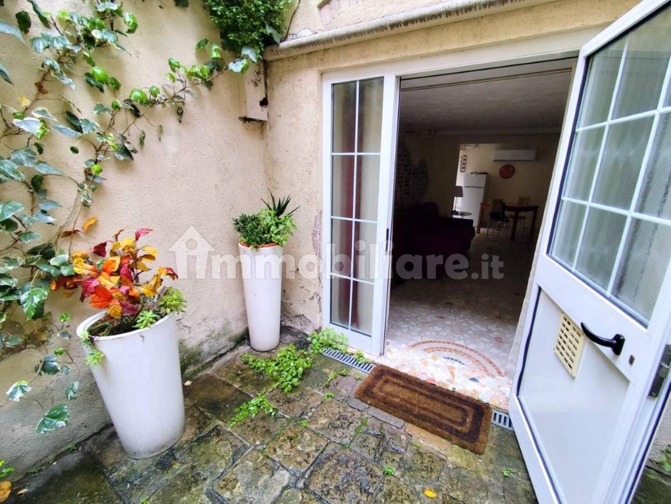 1 room Commercial property in Padua, Italy No. 364015