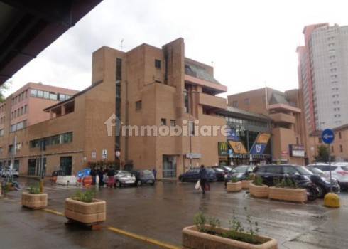 5 rooms Commercial property in Piacenza, Italy No. 209922