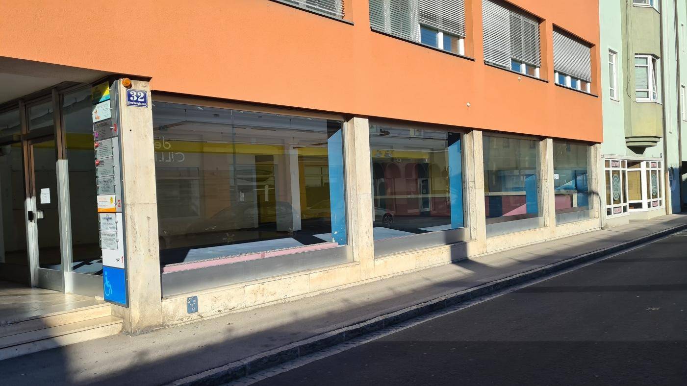180m² Commercial property in Villach, Austria No. 40896