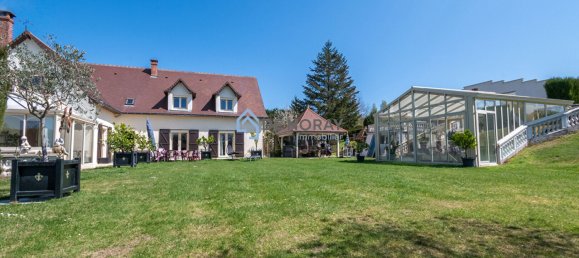 8 bedrooms House in Loches, France No. 81021 2