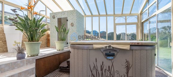 8 bedrooms House in Loches, France No. 81021 13