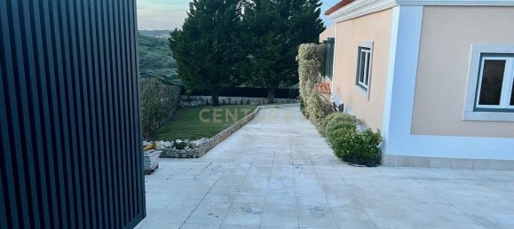 5 bedrooms Villa in Sintra, Portugal No. 47516 4