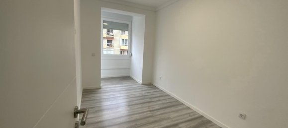 1 bedroom Apartment in Rio de Mouro, Portugal No. 151994 3