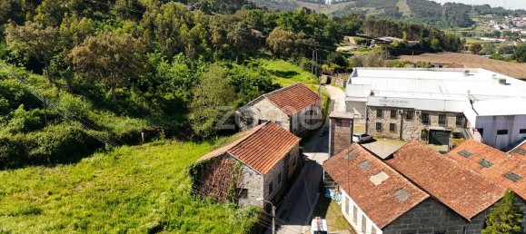 Дом с 6 спальнями в Гимарайнш, Португалия № 34344 10