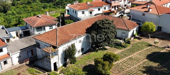 Дом с 6 спальнями в Гимарайнш, Португалия № 34344 25