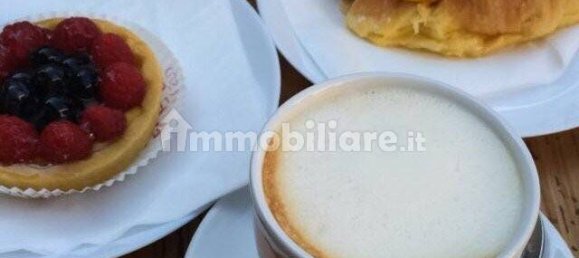 1 room Commercial property in Bologna, Italy No. 357661 2