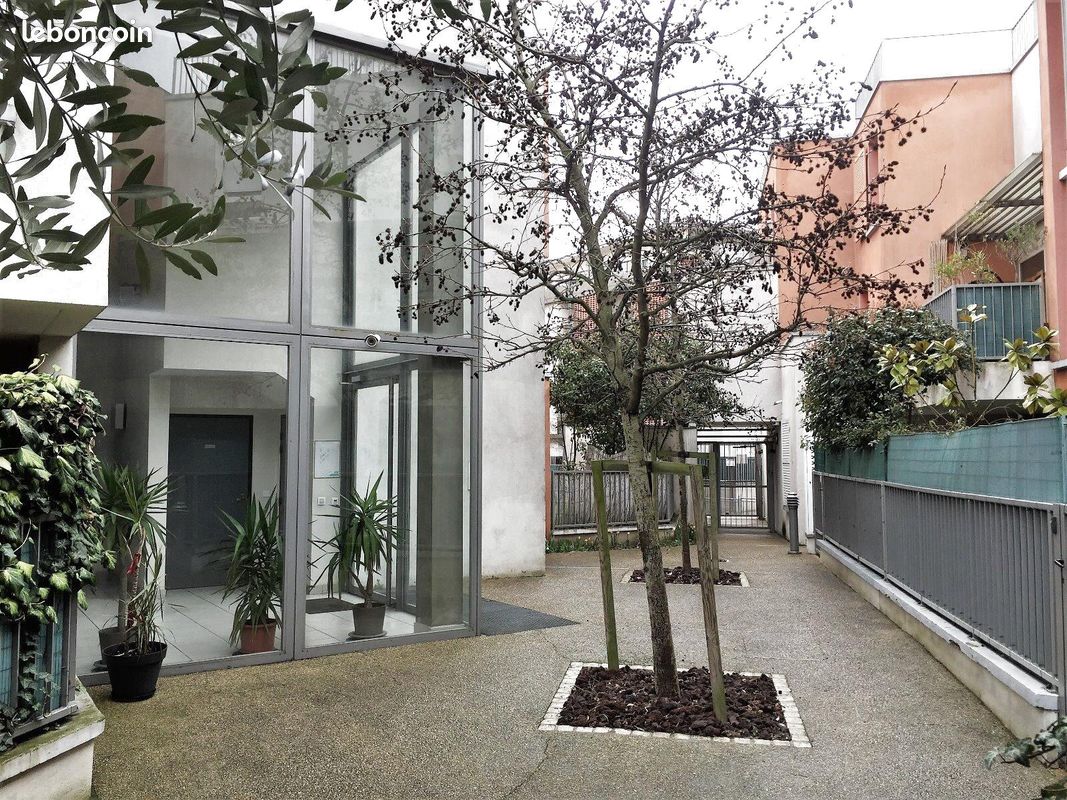 3 غرف نوم منزل ذو طابقين في Bobigny, France رقم 175355