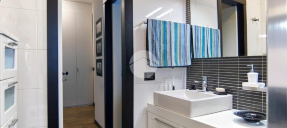 2 bedrooms Apartment in Milan, Italy No. 324775 18