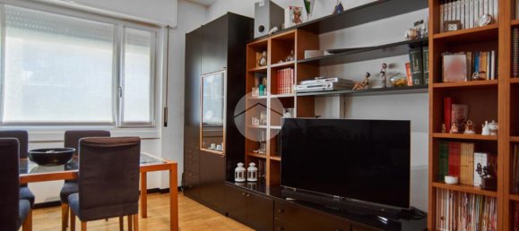 2 bedrooms Apartment in Milan, Italy No. 324775 4