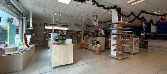 Propriété commerciale à Oleggio, Italy 145m² No. 18392 3