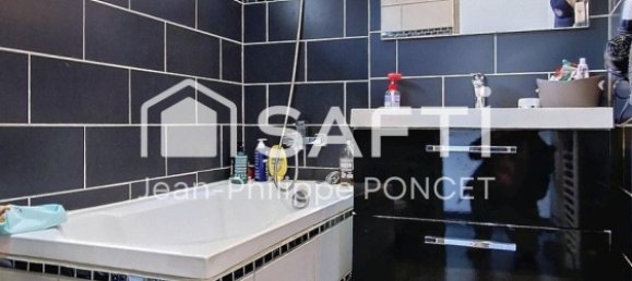 Edificio de 1 habitación en La Madelaine-sous-Montreuil, France No. 274294 11