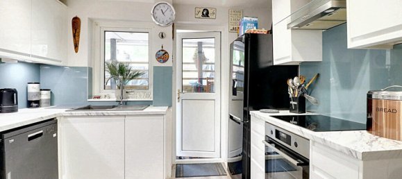 4 bedrooms Commercial property in Biggin Hill, United Kingdom No. 4778 6