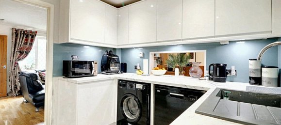 4 bedrooms Commercial property in Biggin Hill, United Kingdom No. 4778 25