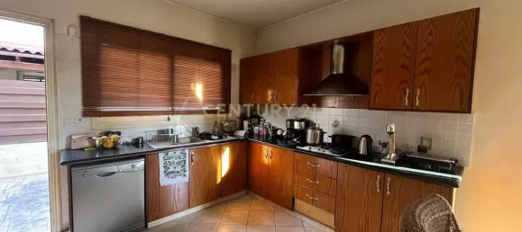 4 bedrooms Villa in Kato Polemidia, Cyprus No. 5677 4