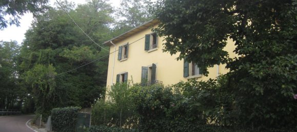 3 rooms House in Castel d'Aiano, Italy No. 139365 2
