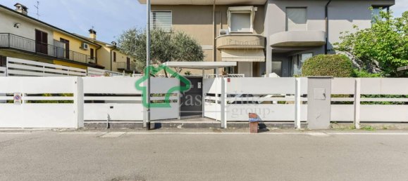 3 Schlafzimmer Villa in Cavenago d'Adda, Italy, Nr. 264779 2