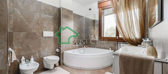 3 Schlafzimmer Villa in Cavenago d'Adda, Italy, Nr. 264779 22