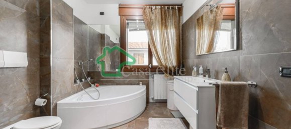 3 Schlafzimmer Villa in Cavenago d'Adda, Italy, Nr. 264779 23