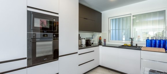 2 chambres Appartement à Marbella, Spain No. 135024 5