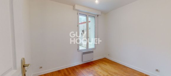 2 chambres Appartement à Les Lilas, France No. 176348 4