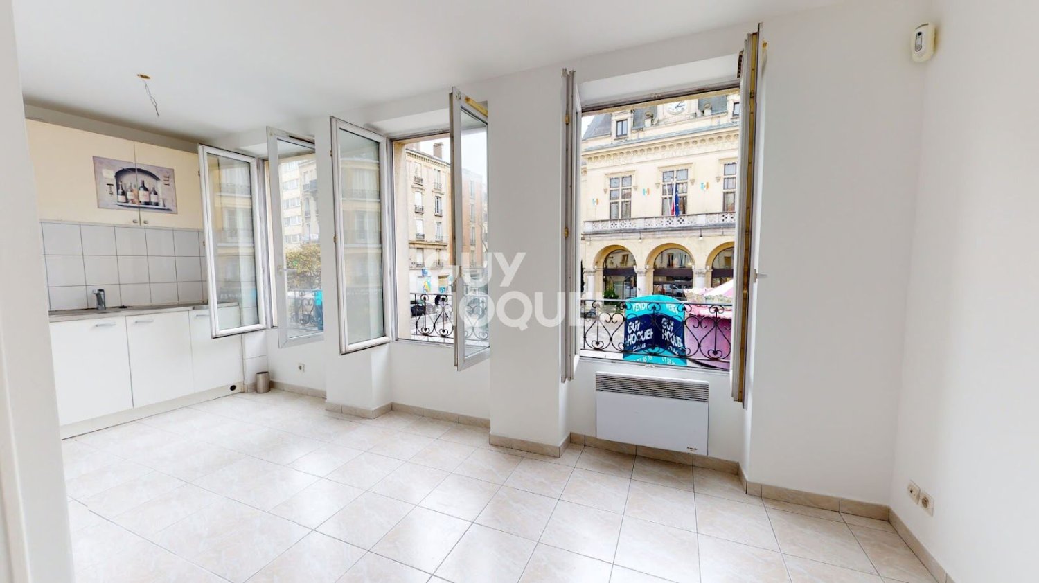 2 chambres Appartement à Les Lilas, France No. 176348