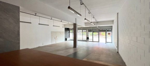 1-Zimmer Gewerbliche Immobilie in Albino, Italy, Nr. 62759 10