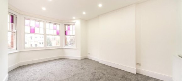 1 bedroom Apartment in London, United Kingdom No. 12957 4