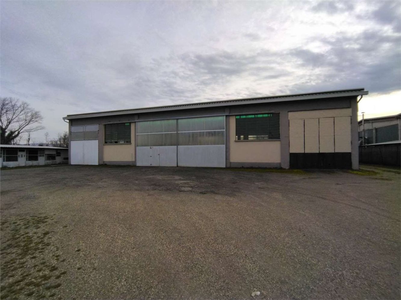 Armazém em Tortona, Italy 620 m² N.º 76113