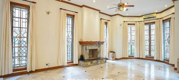 5 bedrooms Villa in Tay Ho, Vietnam No. 603 3