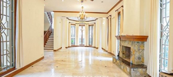 5 bedrooms Villa in Tay Ho, Vietnam No. 603 4