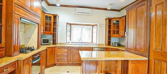 5 bedrooms Villa in Tay Ho, Vietnam No. 603 8